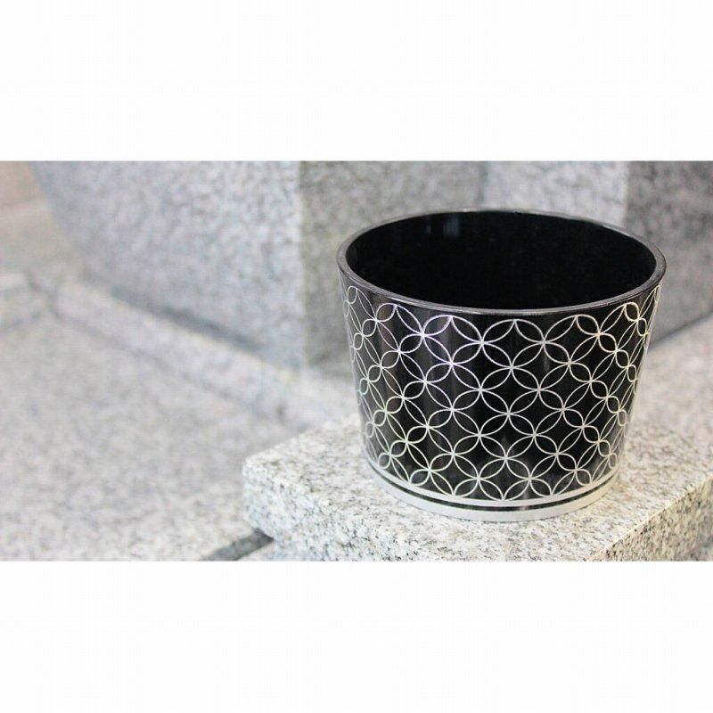 墓石用デザイン花入れ 花想い ベーシックモデル 七宝 (しっぽう)－黒銀
