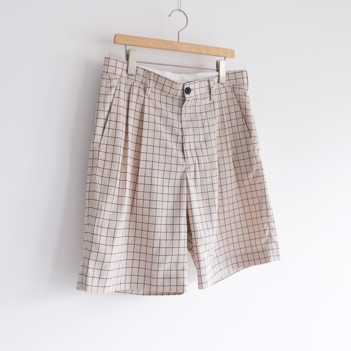 UNIVERSAL PRODUCTS『2TUCK LINEN WINDOWPANE CHECK SHORTS』30%OFF 