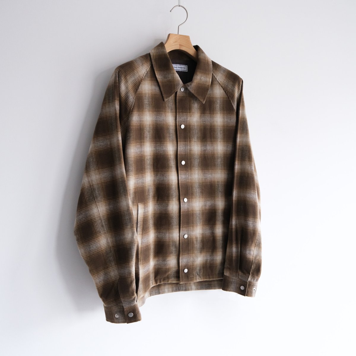 UNIVERSAL PRODUCTS『OMBRE CHECK JACKET』40%OFF 残り１点<img class='new_mark_img2' src='https://img.shop-pro.jp/img/new/icons20.gif' style='border:none;display:inline;margin:0px;padding:0px;width:auto;' />