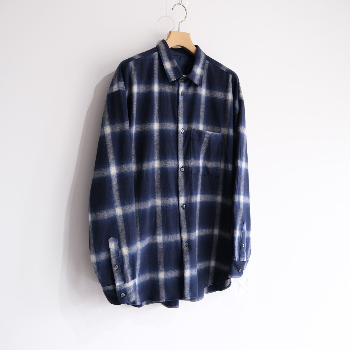 GOOD NEIGHBORS SHIRTS"JOHN .F" REGULAR COLLAR WIDE SHIRT40%OFF<img class='new_mark_img2' src='https://img.shop-pro.jp/img/new/icons20.gif' style='border:none;display:inline;margin:0px;padding:0px;width:auto;' />