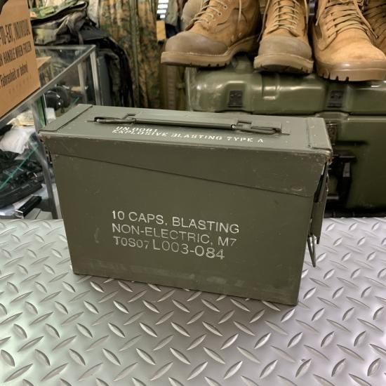 弾薬箱 .50 CAL 100 CRTG BALL M33 弾薬箱 .50 CAL 100 CRTG BALL M33 100 CRTG Military .50 Cal