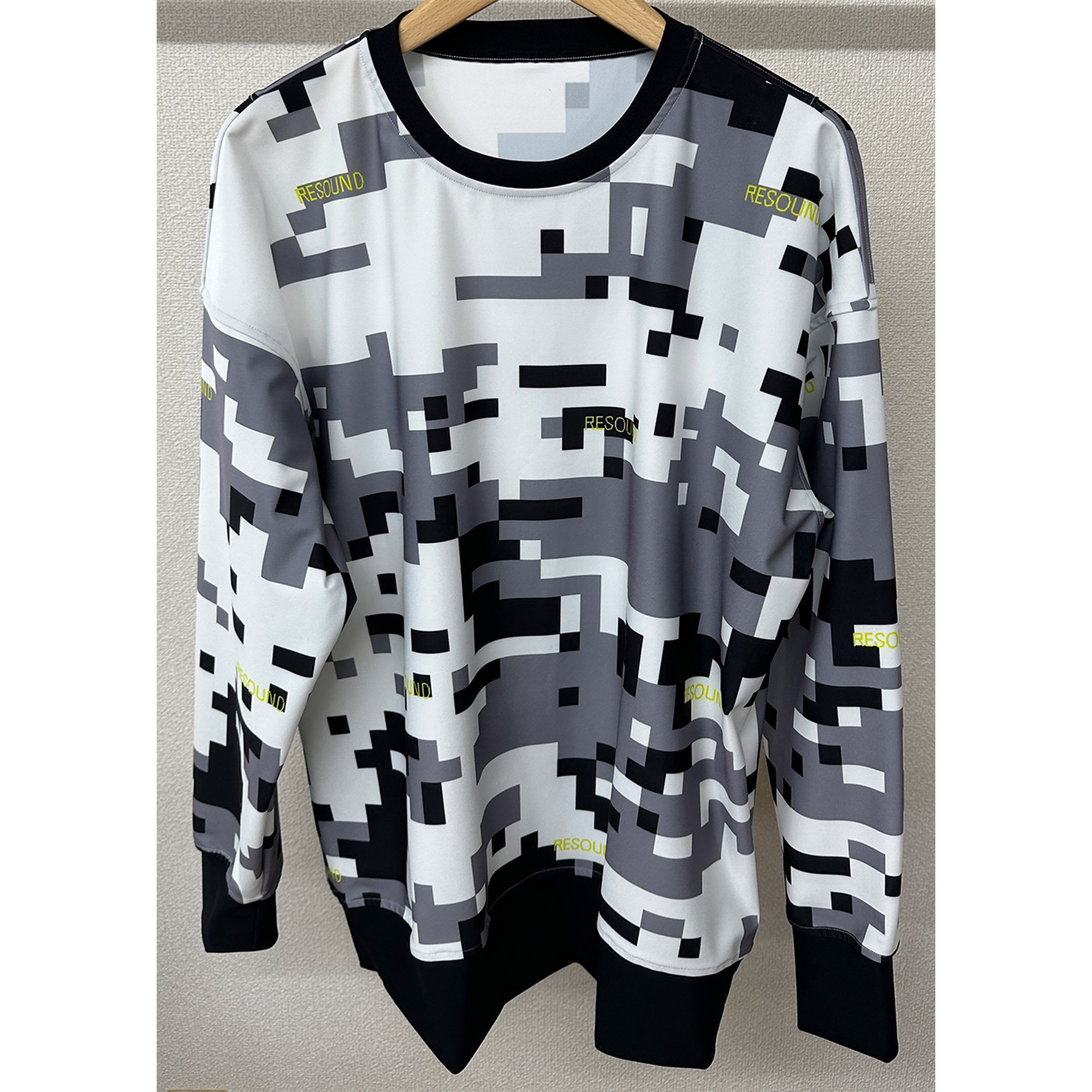 <img class='new_mark_img1' src='https://img.shop-pro.jp/img/new/icons1.gif' style='border:none;display:inline;margin:0px;padding:0px;width:auto;' />digital camo drop trainer BLACK