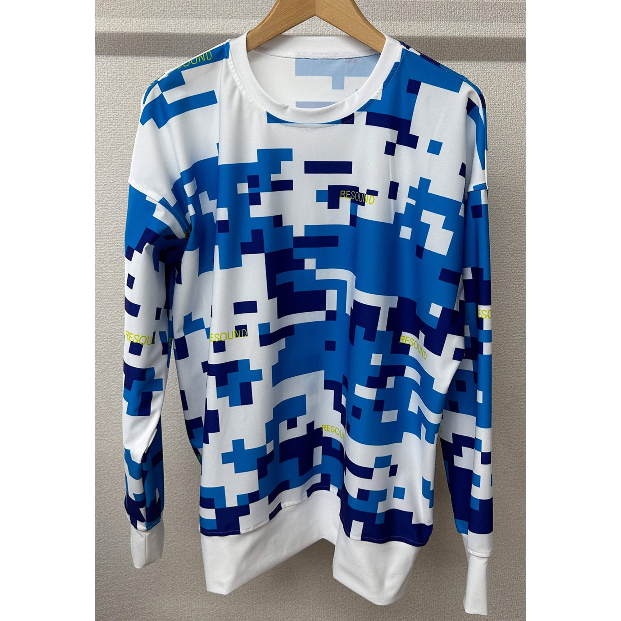 <img class='new_mark_img1' src='https://img.shop-pro.jp/img/new/icons1.gif' style='border:none;display:inline;margin:0px;padding:0px;width:auto;' />digital camo drop trainer BLUE