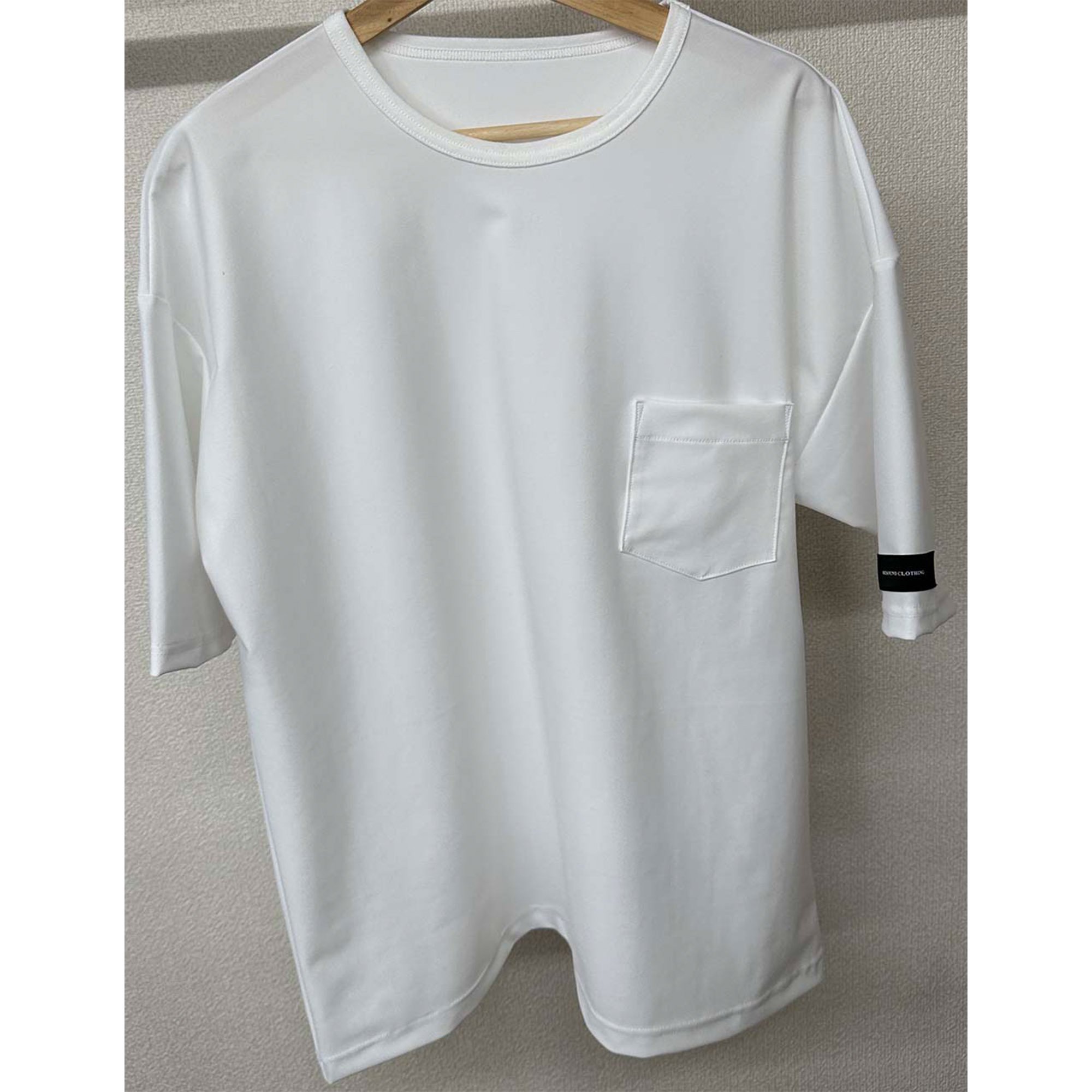 <img class='new_mark_img1' src='https://img.shop-pro.jp/img/new/icons1.gif' style='border:none;display:inline;margin:0px;padding:0px;width:auto;' />tricot pocket TEE WHITE