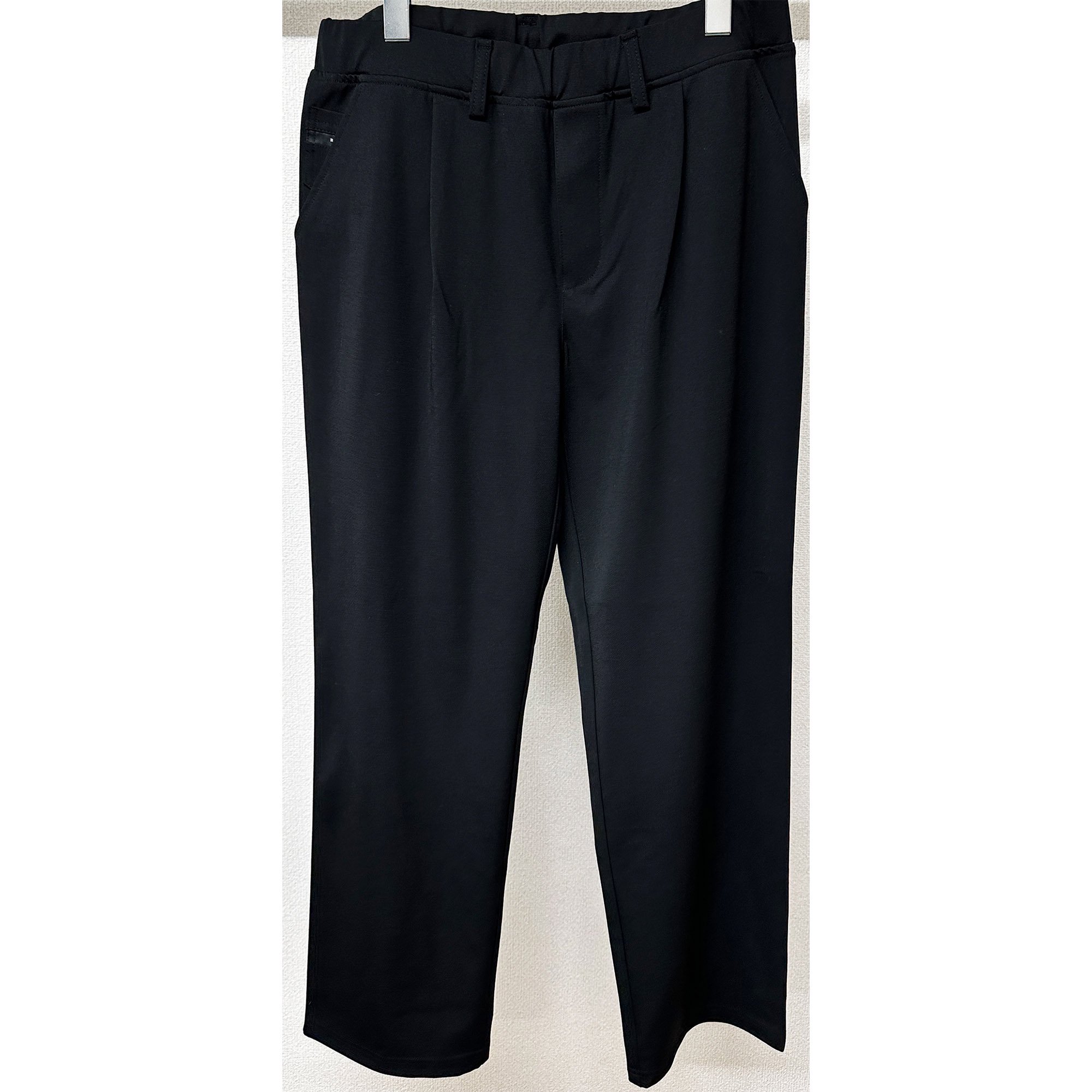<img class='new_mark_img1' src='https://img.shop-pro.jp/img/new/icons1.gif' style='border:none;display:inline;margin:0px;padding:0px;width:auto;' />CHRIS EASY WIDE TUCK PANTS BLACK