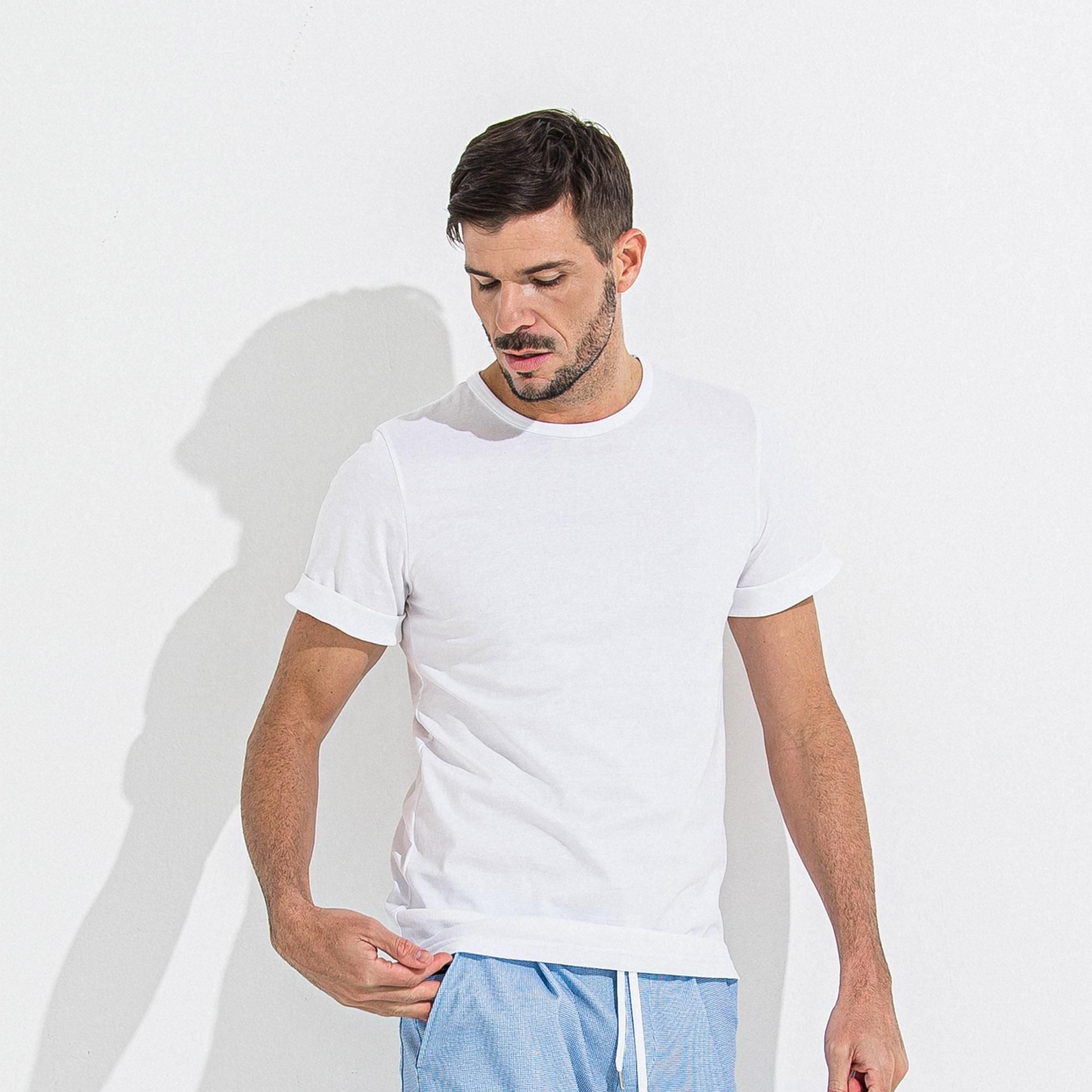 <img class='new_mark_img1' src='https://img.shop-pro.jp/img/new/icons1.gif' style='border:none;display:inline;margin:0px;padding:0px;width:auto;' />GIZA BASIC ROLL UP TEE WHITE