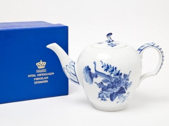 正規品  ロイヤルコペンハーゲン♪  茶葉ポット 送料無料】ロイヤルコペンハーゲンブルーフラワーティーポット/お茶の