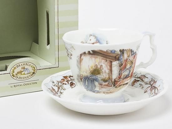 送料無料】ロイヤルドルトン ブランベリーヘッジ (冬)カップ 送料無料】ロイヤルドルトン ブランベリーヘッジ (冬)カップ