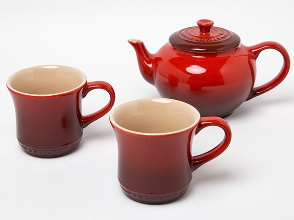 【送料無料】LE CREUSET　ル・クルーゼ ティーポットフィルター付き マグカップペア（レッド）お茶のふじい・藤井茶舗 -  お茶とお茶道具・お茶専門店　お茶のふじい