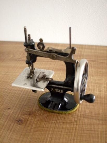 SINGER トイミシン　アメリカンヴィンテージ SINGER トイミシン アメリカンヴィンテージ SINGER シンガー