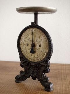 Scale & Meter - Baum's Antik Markt