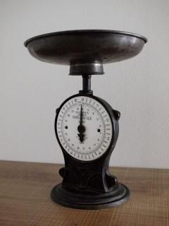 Scale & Meter - Baum's Antik Markt