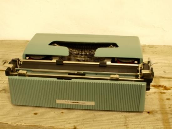 オリベッティ タイプライター Olivetti Lettera 32 - Baum's オリベッティ タイプライター Olivetti Lettera 32 - Baum's