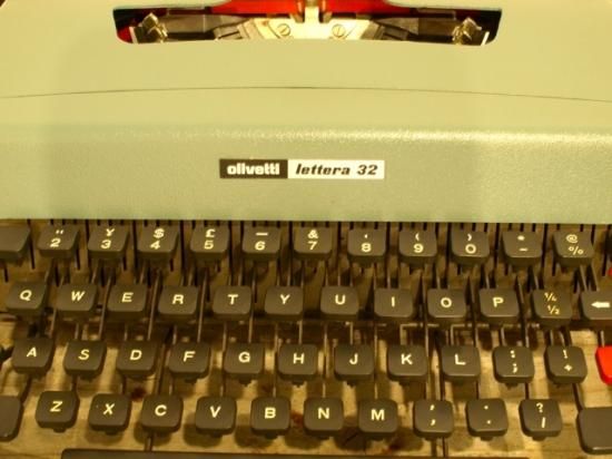 オリベッティ タイプライター Olivetti Lettera 32 - Baum's オリベッティ タイプライター Olivetti Lettera 32 - Baum's