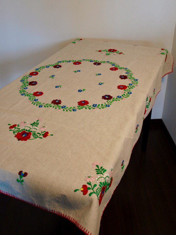 最新デザインの ハンガリー刺繍 テーブルクロス - テーブル用品 