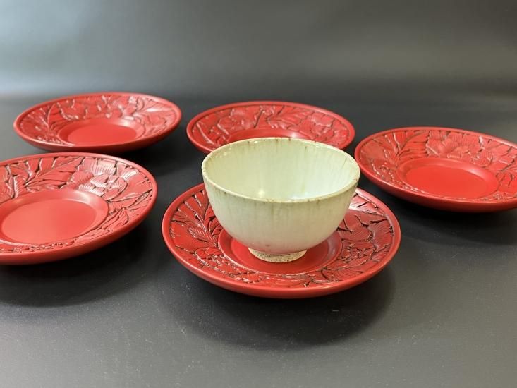 村上木彫堆朱 茶托(牡丹唐草) 村上木彫堆朱 茶托(牡丹唐草)