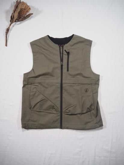 POUTNIK BY TILAK BLADE VEST POUTNIK BY TILAK BLADE VEST