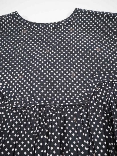 maison de soil 80'S COTTON SMALL SQUARE BLOCK PRINT RAJASTHAN TUCK GATHERED V-NECK SHIRT [NAVY] INMDS24721 4