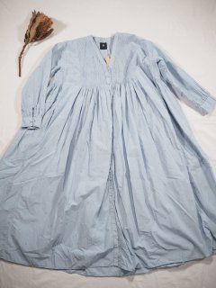 maison de soil 60'S COTTON DOT FLOWER PRINT (OVERDYE) V-NECK DRESS WITH MINI PINTUCK [STEEL BLUE] 