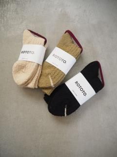 <img class='new_mark_img1' src='https://img.shop-pro.jp/img/new/icons12.gif' style='border:none;display:inline;margin:0px;padding:0px;width:auto;' />Rototo RECYCLED COTTON BOUCLE CREW SOCKS 