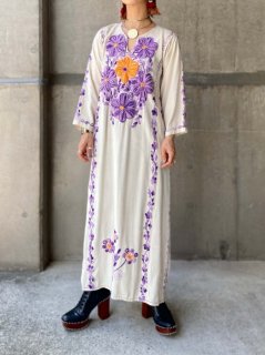 【1970s FLOWERS EMBROIDERY MAXI DRESS WHITE】