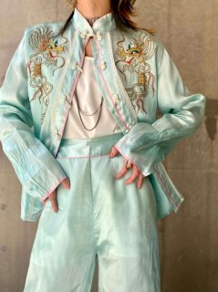 【1950s DRAGON EMBROIDERY SET UP】