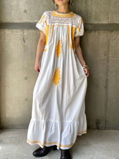 【1970s San Antonino EMBROIDEY DRESS】