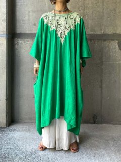 【1960s EMBROIDERED GREEN KAFTAN DRESS】