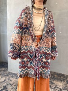 <img class='new_mark_img1' src='https://img.shop-pro.jp/img/new/icons14.gif' style='border:none;display:inline;margin:0px;padding:0px;width:auto;' />1970s TAPESTRY FRINGE COAT