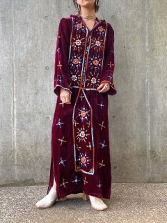 1970s EMBROIDERD FOODIE DRESS from PAKISTAN