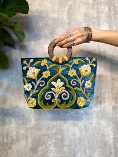 <img class='new_mark_img1' src='https://img.shop-pro.jp/img/new/icons20.gif' style='border:none;display:inline;margin:0px;padding:0px;width:auto;' />50%OFFKASHMIRI  EMBROIDERY HAND MADE BAG (BLUE)  108005400