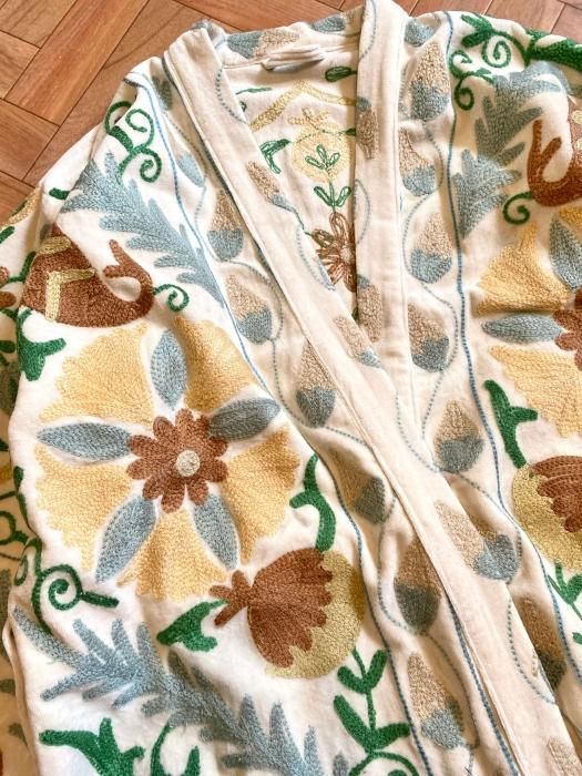 SUZANI EMBROIDERED GOWN - Chief vintage