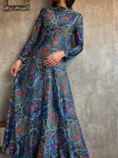 <img class='new_mark_img1' src='https://img.shop-pro.jp/img/new/icons14.gif' style='border:none;display:inline;margin:0px;padding:0px;width:auto;' />1970s PAISLEY MAXI DRESS