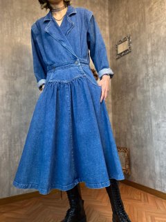 <img class='new_mark_img1' src='https://img.shop-pro.jp/img/new/icons14.gif' style='border:none;display:inline;margin:0px;padding:0px;width:auto;' />1980s DENIM FLARE DRESS
