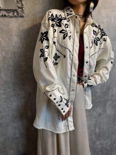 <img class='new_mark_img1' src='https://img.shop-pro.jp/img/new/icons14.gif' style='border:none;display:inline;margin:0px;padding:0px;width:auto;' />1970s MONOTONE WESTERN SHIRT
