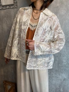 <img class='new_mark_img1' src='https://img.shop-pro.jp/img/new/icons14.gif' style='border:none;display:inline;margin:0px;padding:0px;width:auto;' />1990s EMBROIDERED SHEER JACKET