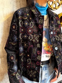 <img class='new_mark_img1' src='https://img.shop-pro.jp/img/new/icons14.gif' style='border:none;display:inline;margin:0px;padding:0px;width:auto;' />1990s EMBROIDERED VELVET JACKET