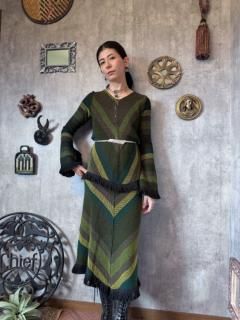 <img class='new_mark_img1' src='https://img.shop-pro.jp/img/new/icons14.gif' style='border:none;display:inline;margin:0px;padding:0px;width:auto;' />11/6()22:00䳫ϡ1970s FRINGE KNIT SET UP