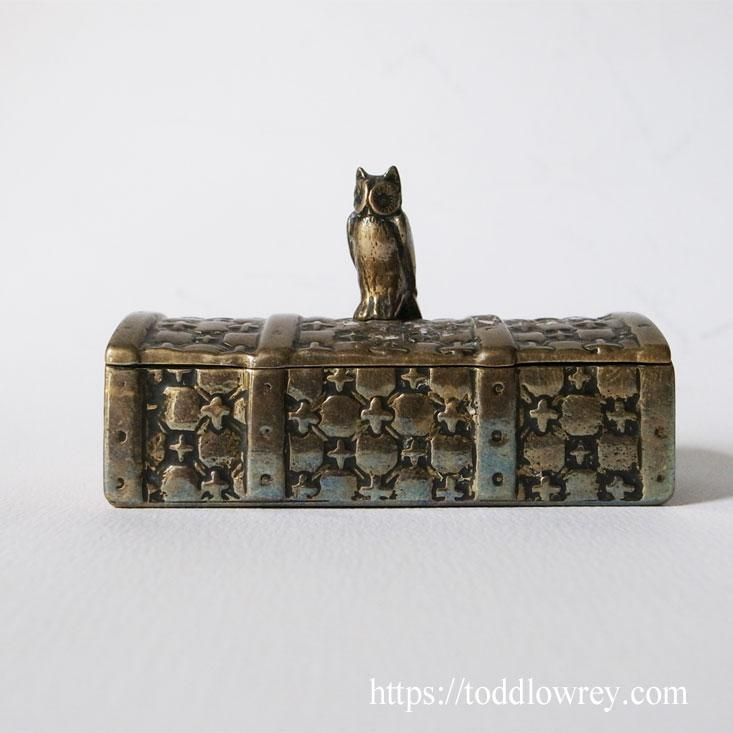 フクロウの切手番 / Antique Brass Stamp Box with Owl - Todd