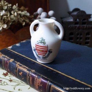 イングランド港町の小さなアンフォラ/Victorian Crested China Vase 