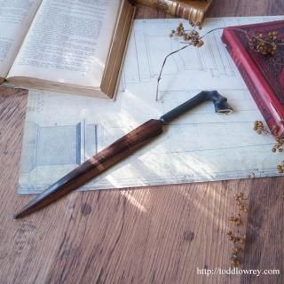 鯤ιŻ̿ô / Vintage Rosewood Letter Opener with Horn Hoof Foot Handle