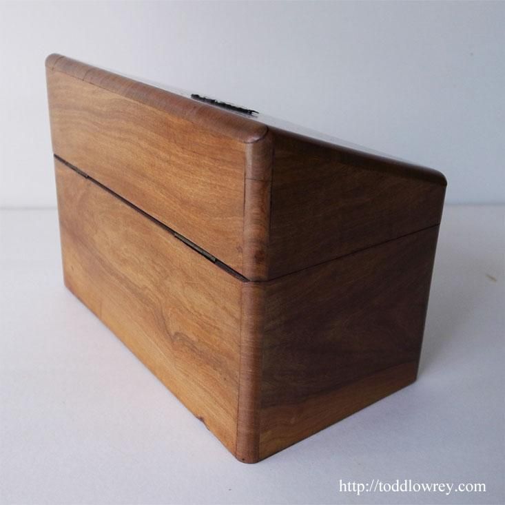 2024-25 秋冬新作 勝利と平和を閉じ込める艶やかな小箱/ Antique Olive Wood 西洋