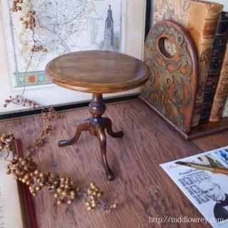 Ž̤줿ѹȶ  /Antique Miniature Tripod Table