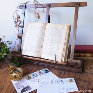 主役級の脇役/ Antique　Walnut Folding Book Rest