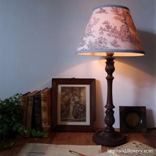 Ĵ⤯볨Τ褦/ Antique Table Lamp with Toile de Jouy Shade