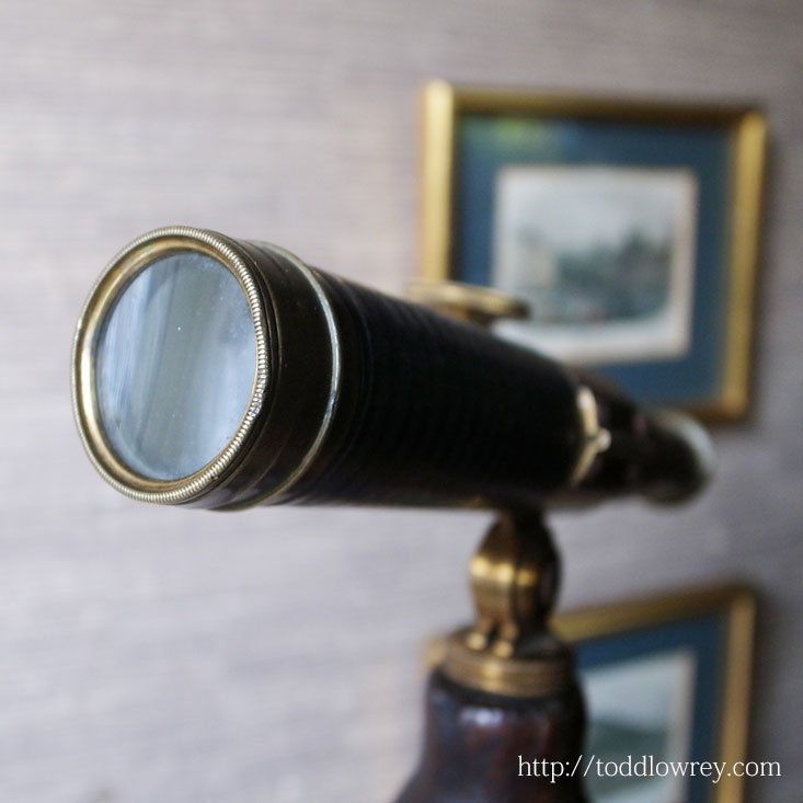 ヴィクトリアンの望遠鏡から覗く楽園 / Antique Davis Derby Brass Telescope with Tripod Stand -  Todd Lowrey Antiques