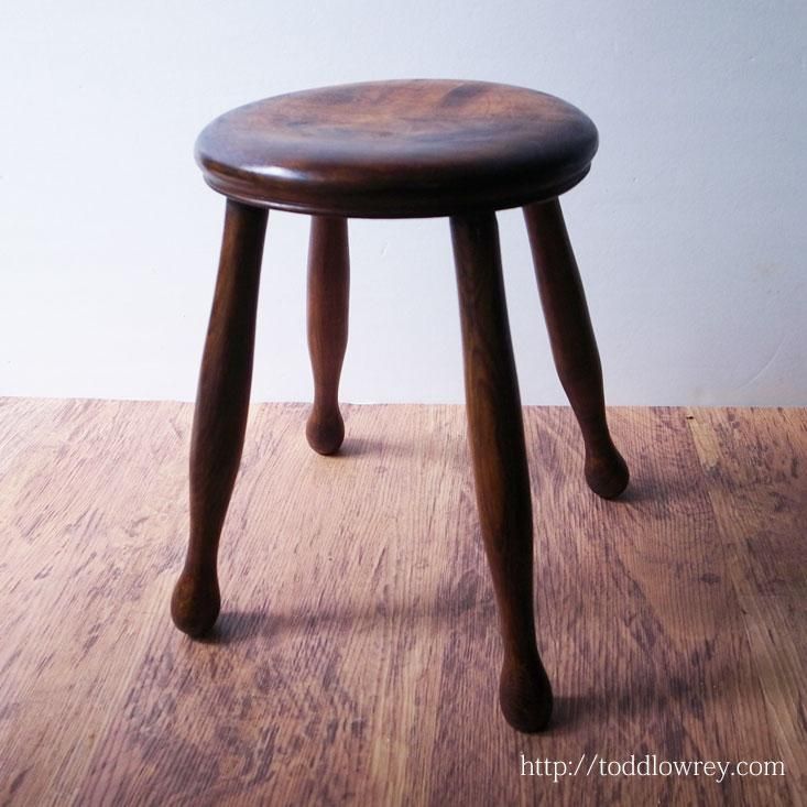 さりげない存在感を愛でる / Antique Woden Small Stool Stand