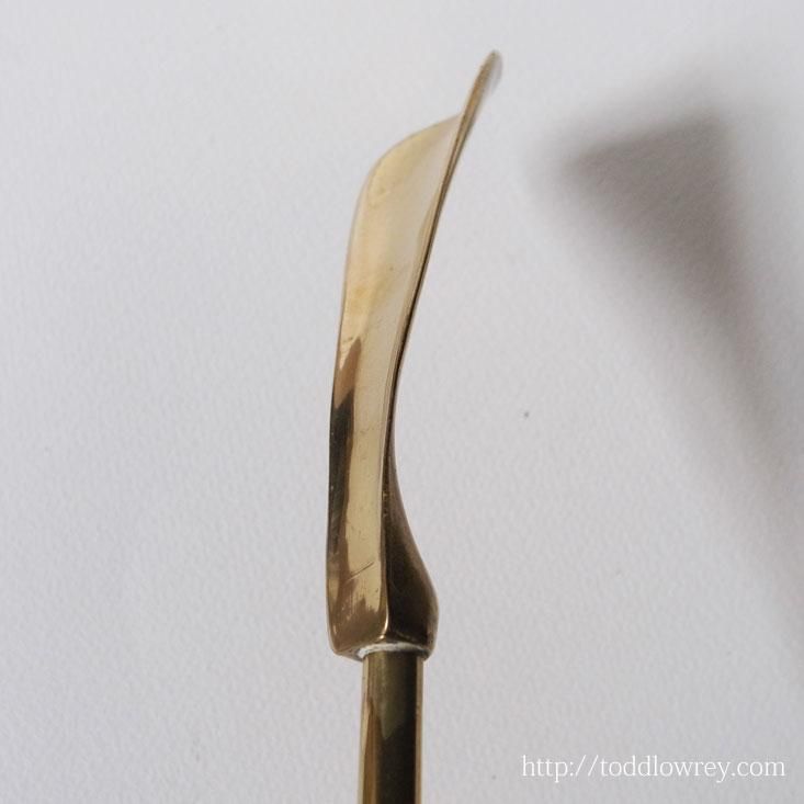 金色の牡鹿が佇むシューホーン / Vintage Brass Shoe Horn with 金色の牡鹿が佇むシューホーン / Vintage Brass Shoe Horn with