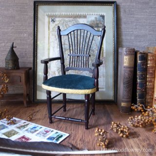 英国家具のエッセンスを少しだけ / Vintage Miniature Arm Chair