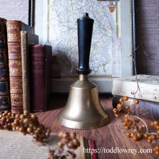 βΤ餻뽪ȻϤޤ / Antique School Bell with Wood Handle
